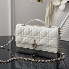 Dior pearl woc