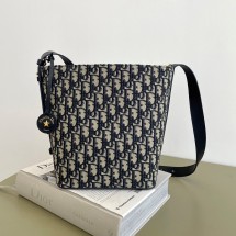 디올스타 미니 버킷 백