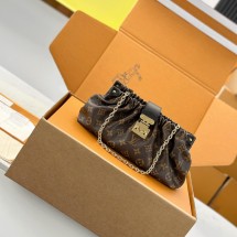 루이비통 포쉐트 슬링 PM 모노그램 코티드 캔버스 백