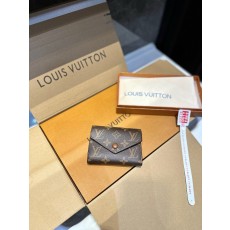 LV card wallet 1